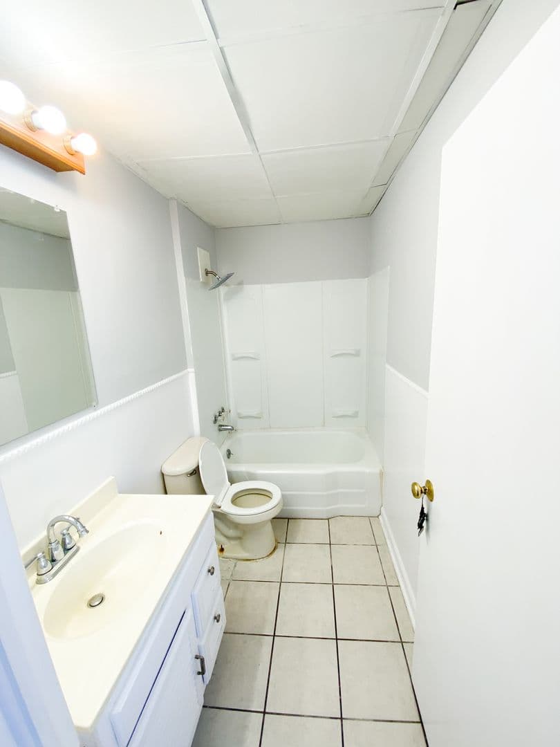 St. Louis City House: 4177 Schiller Pl