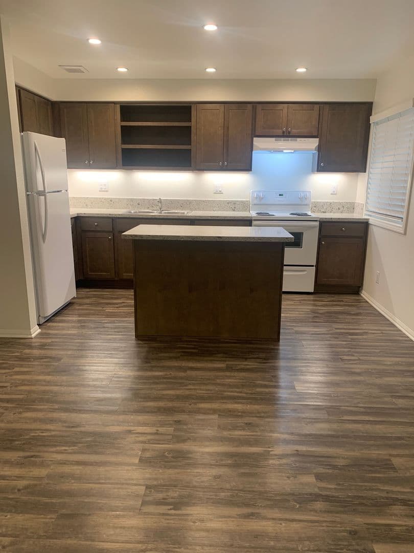 Isla Vista Apartment: 851 Camino Pescadero