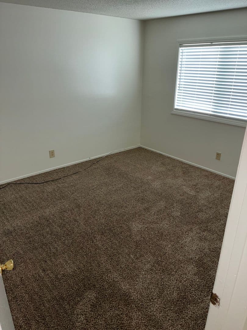 Isla Vista Apartment: 851 Camino Pescadero