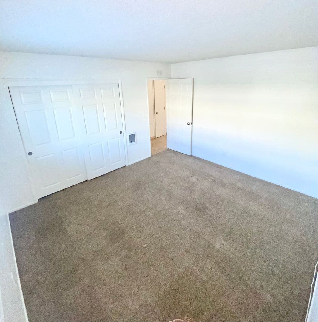 Isla Vista Apartment: 851 Camino Pescadero