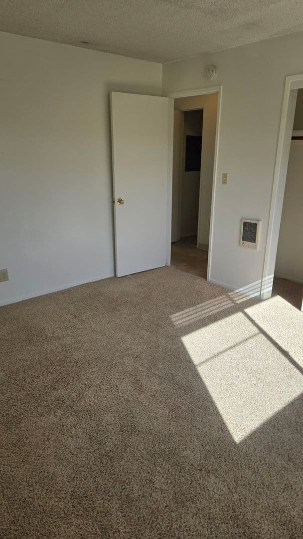 Isla Vista Apartment: 851 Camino Pescadero