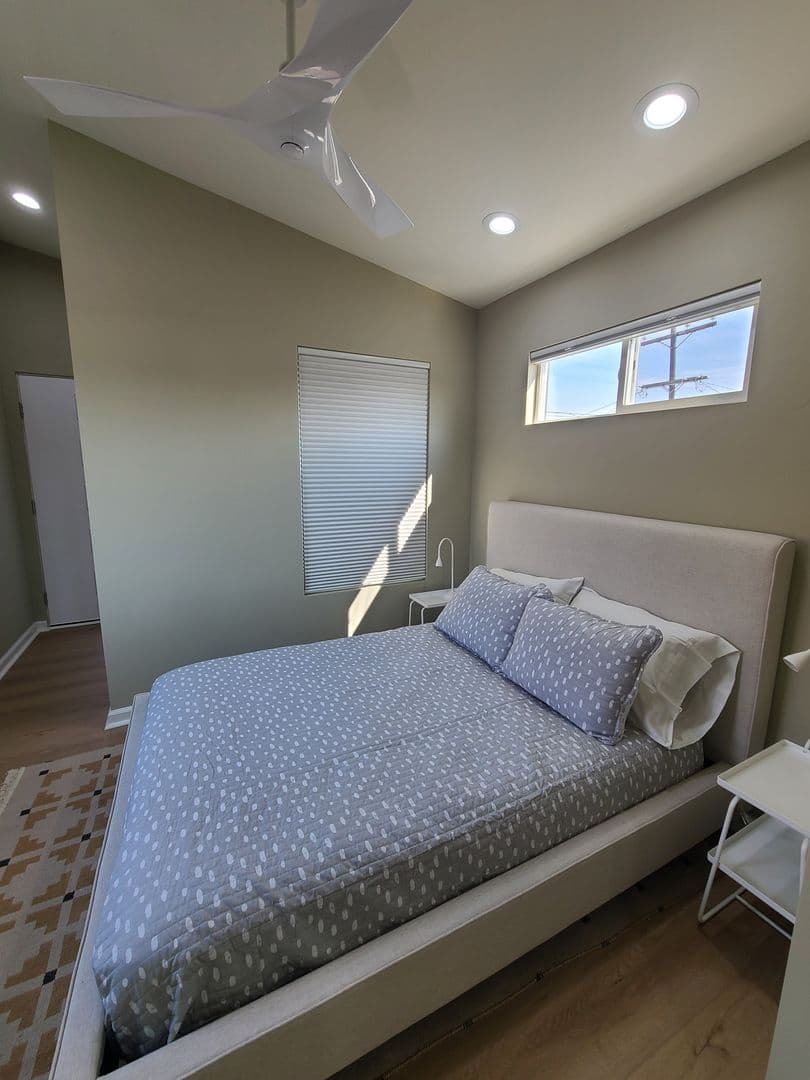 San Diego House: 3043 Oliphant St