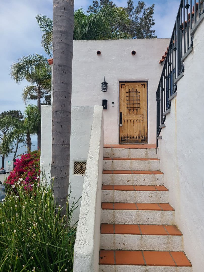 San Diego House: 1303 Cave St