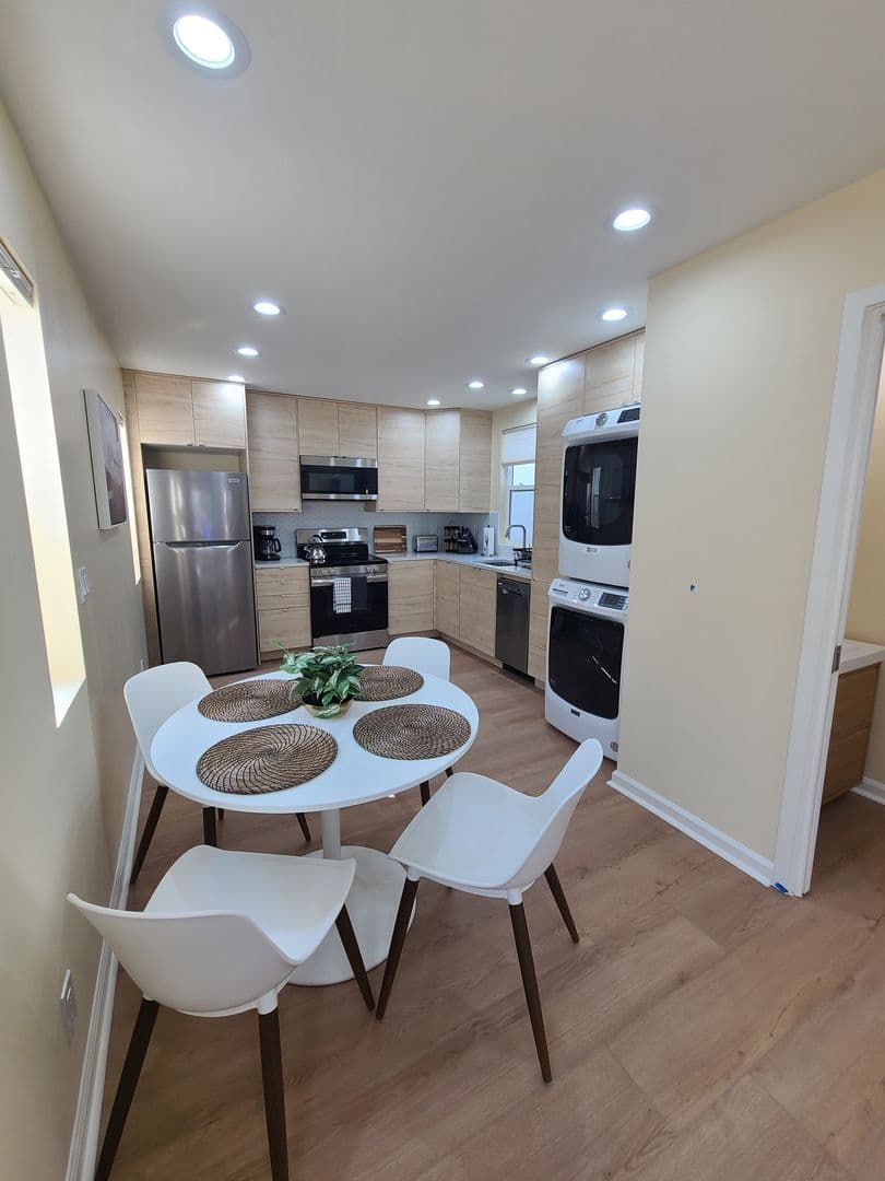 San Diego House: 3043 Oliphant St