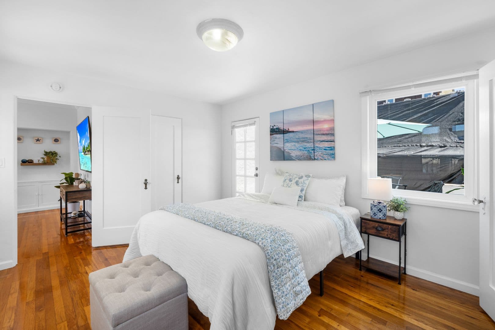 San Diego House: 1303 Cave St