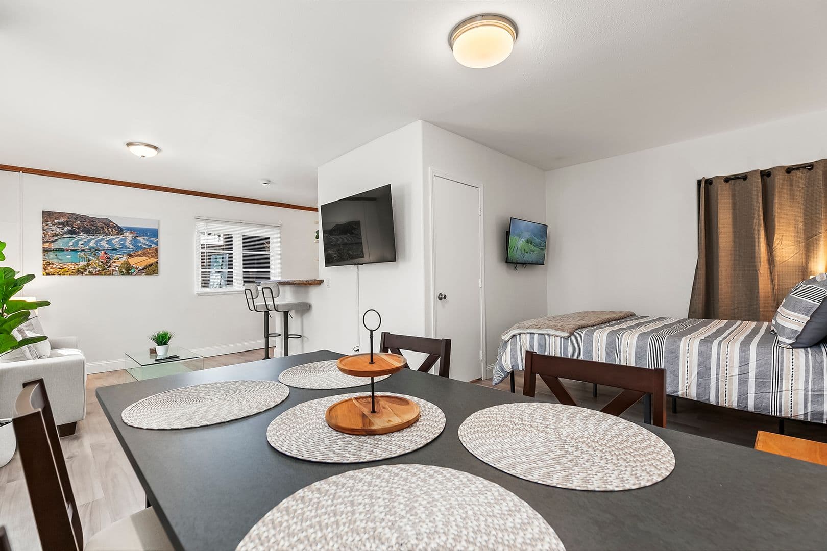 La Jolla Condo: 1311 Cave st #B