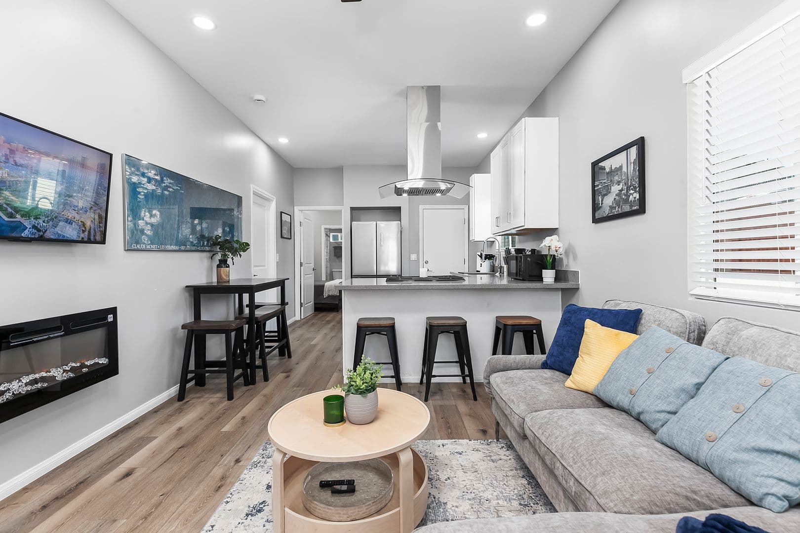 San Diego House: 2643 G St