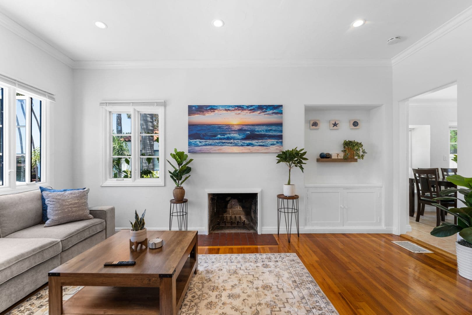 San Diego House: 1303 Cave St