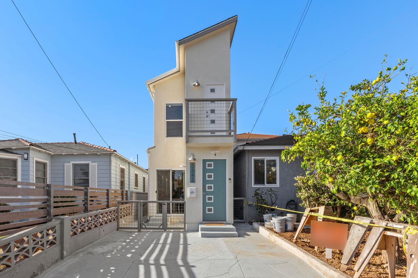 San Diego House: 3043 Oliphant St
