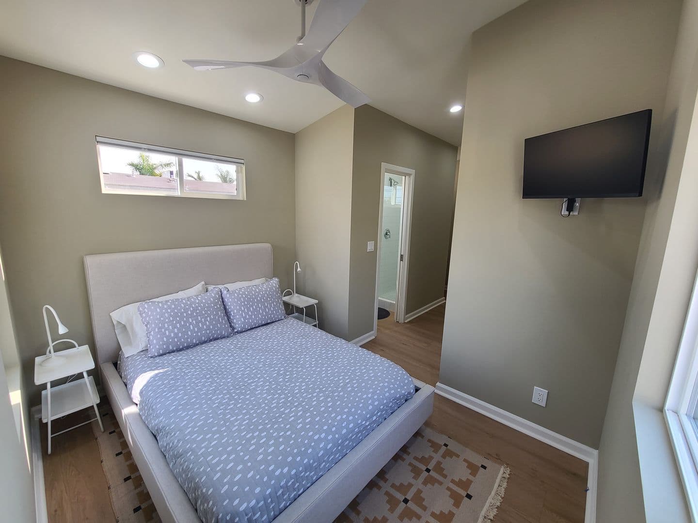 San Diego House: 3043 Oliphant St