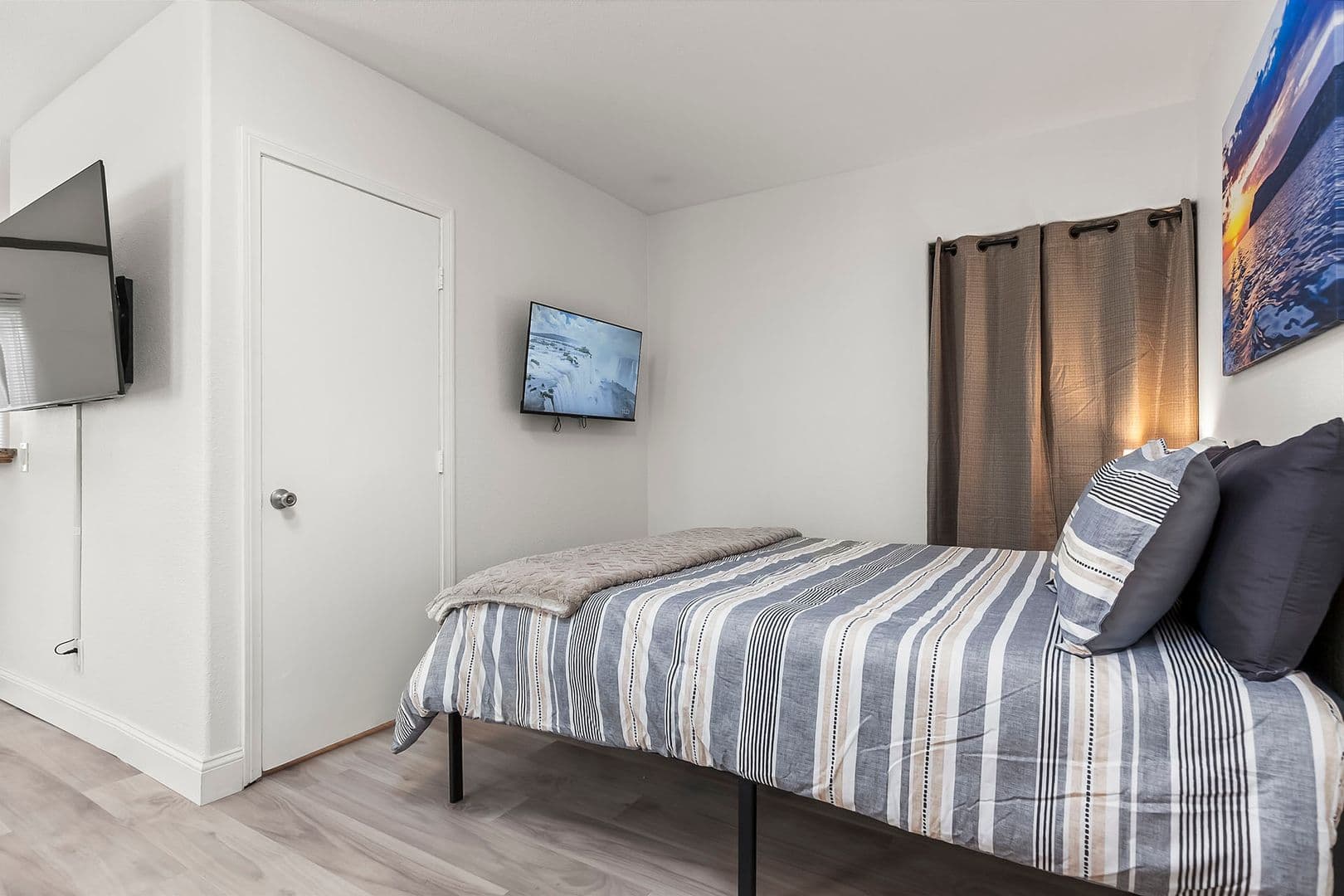 La Jolla Condo: 1311 Cave st #B