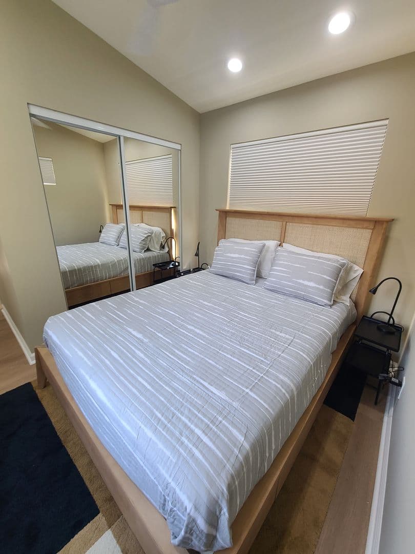 San Diego House: 3043 Oliphant St
