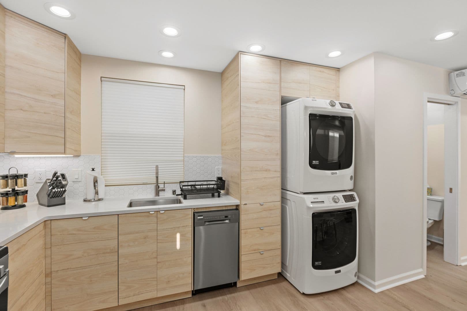 San Diego House: 3043 Oliphant St