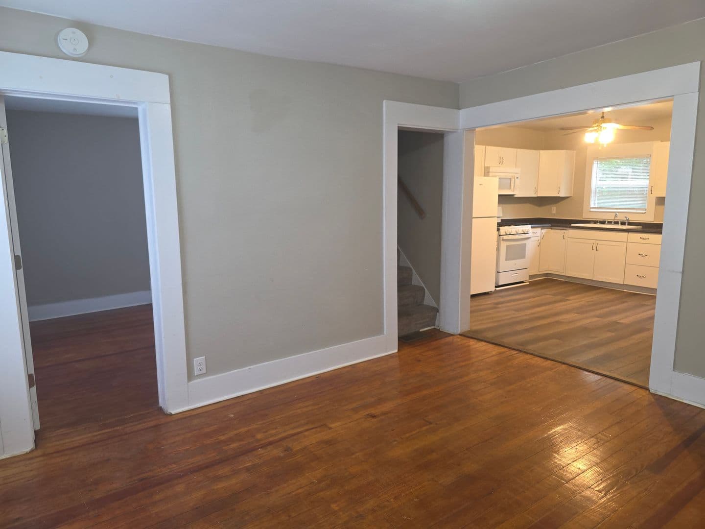 Mishawaka House: 427 E 10th St