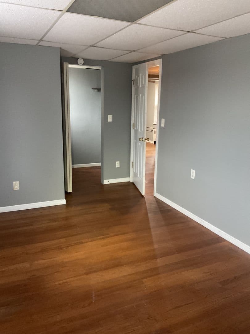 Roseland Apartment: 101 W Willow Dr