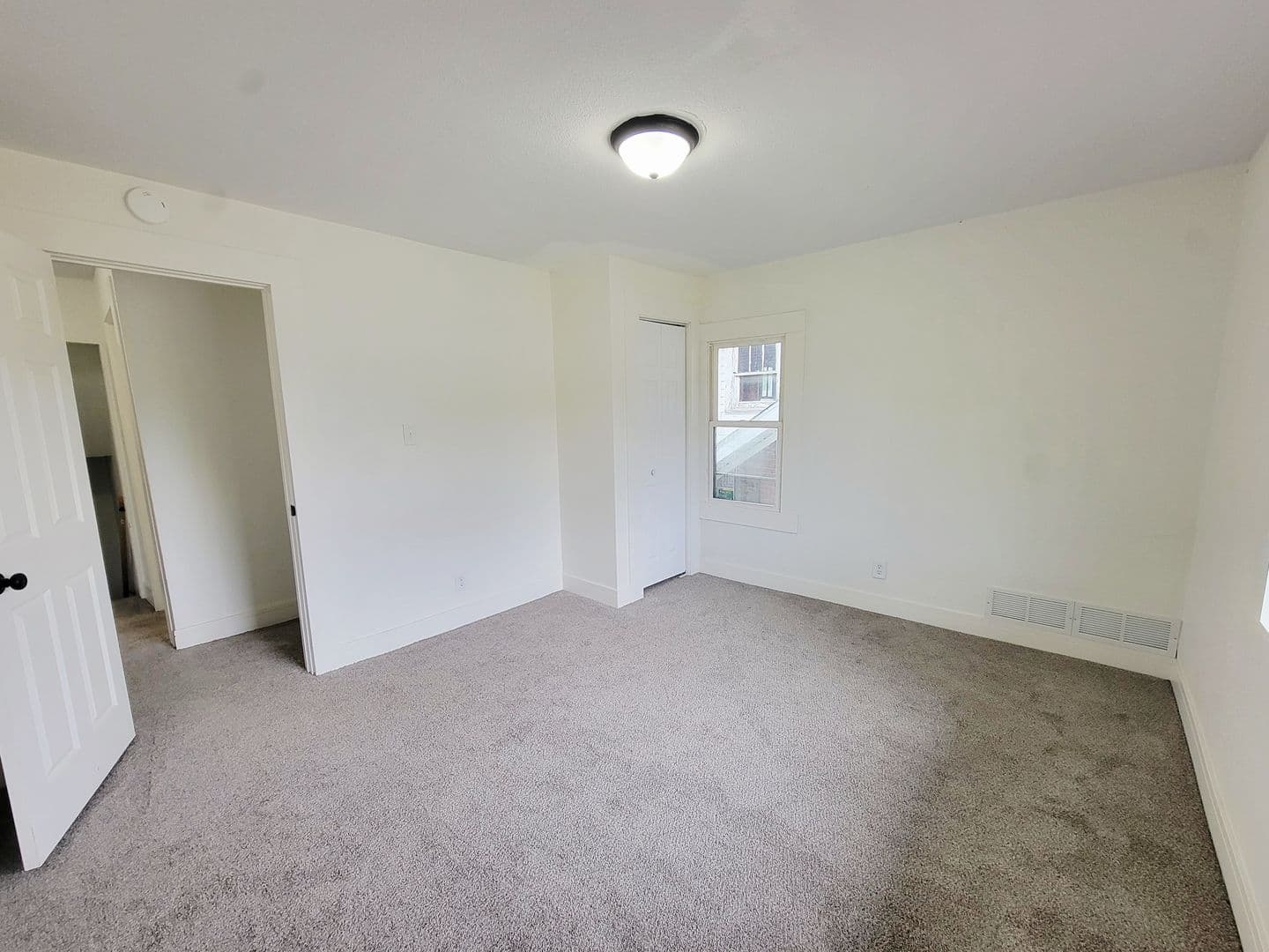 South Bend House: 2118 Lincolnway W