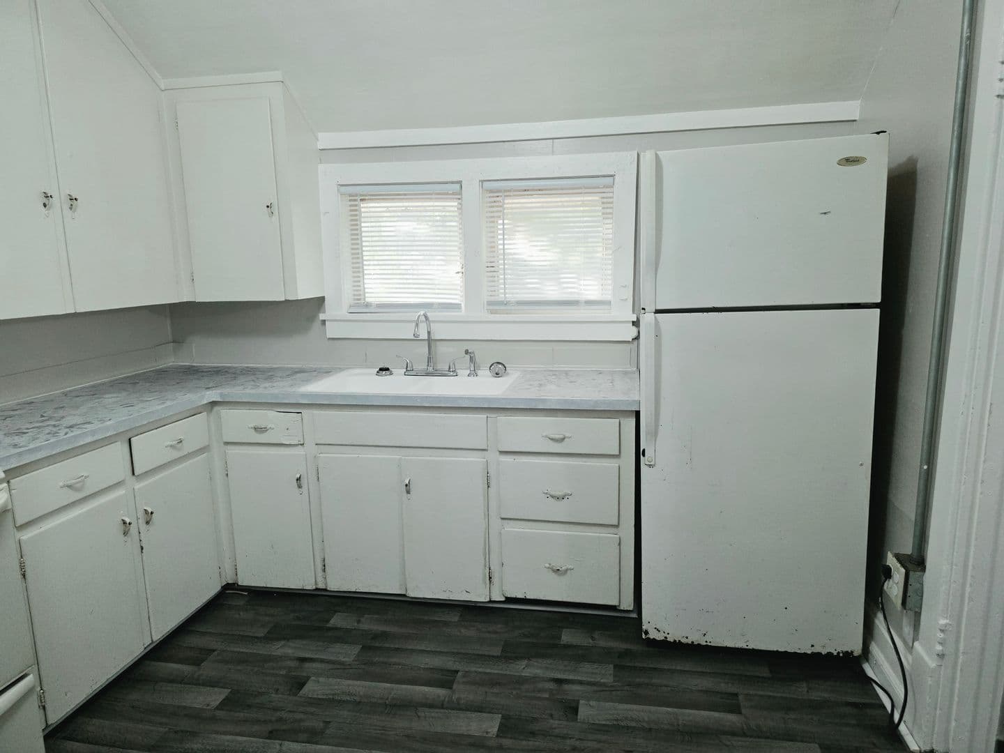 Niles Apartment: 210 S 4th