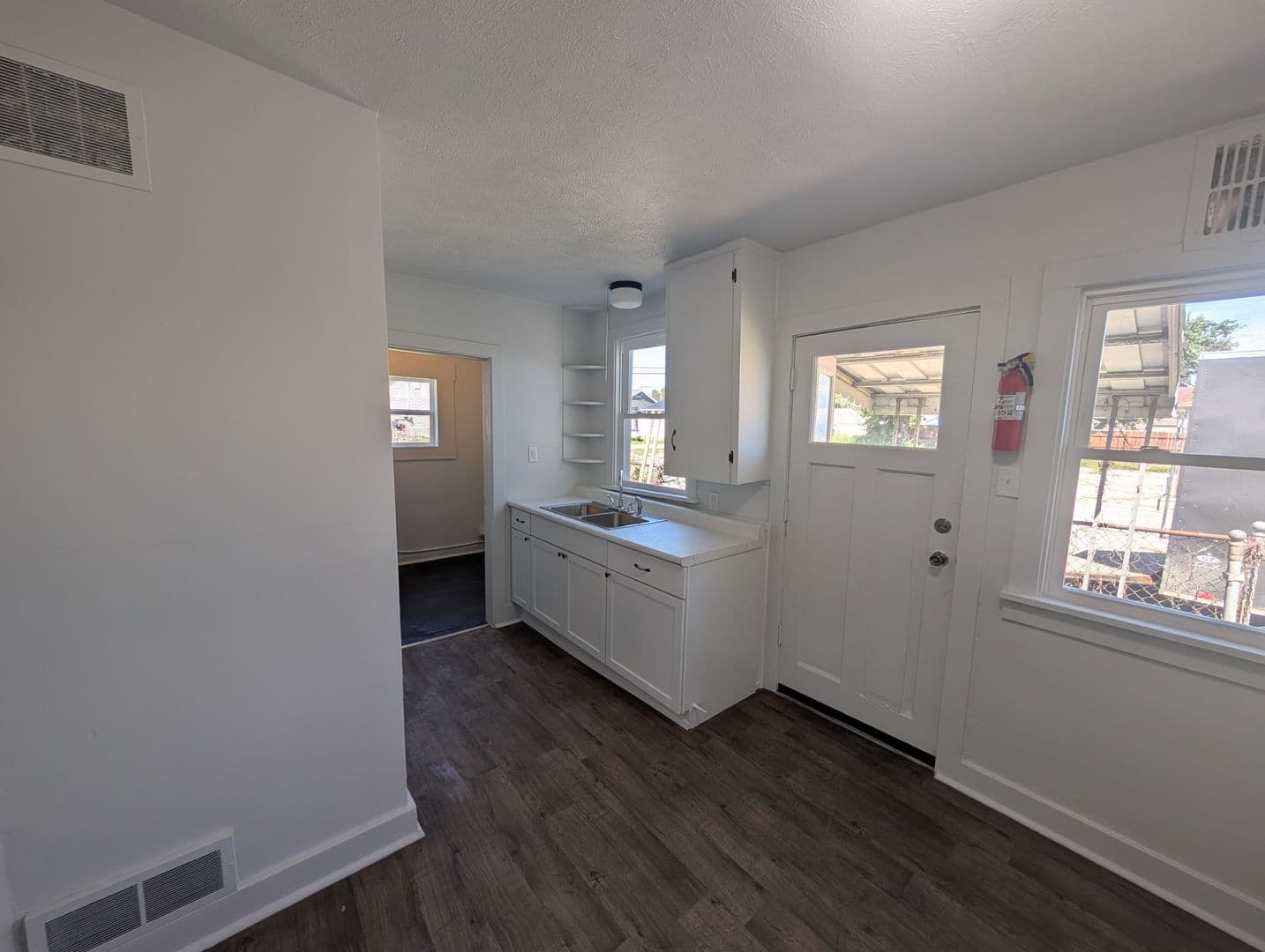 Mishawaka House: 923 S Logan St
