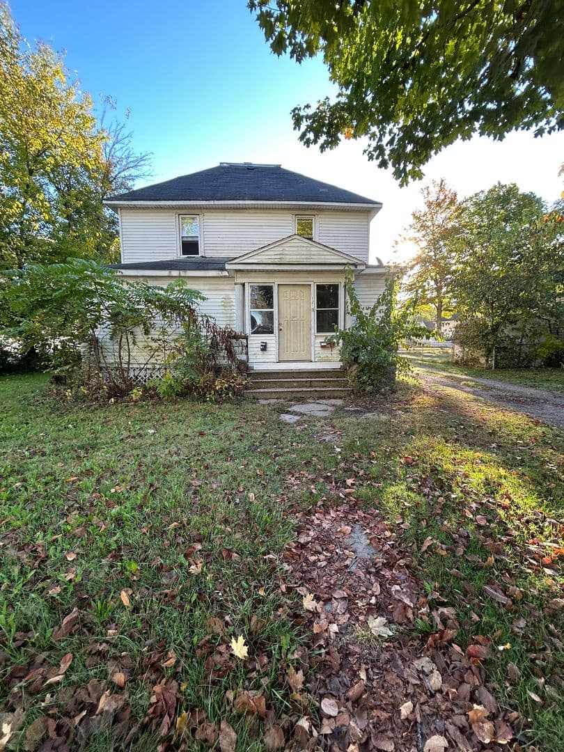 Niles Apartment: 1219 N 5th
