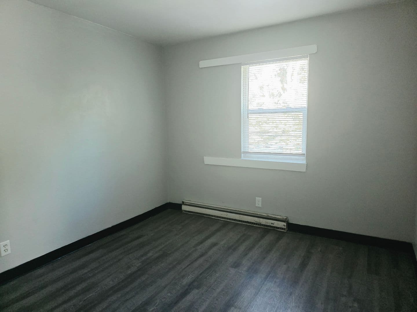 Elkhart Apartment: 310 Division St