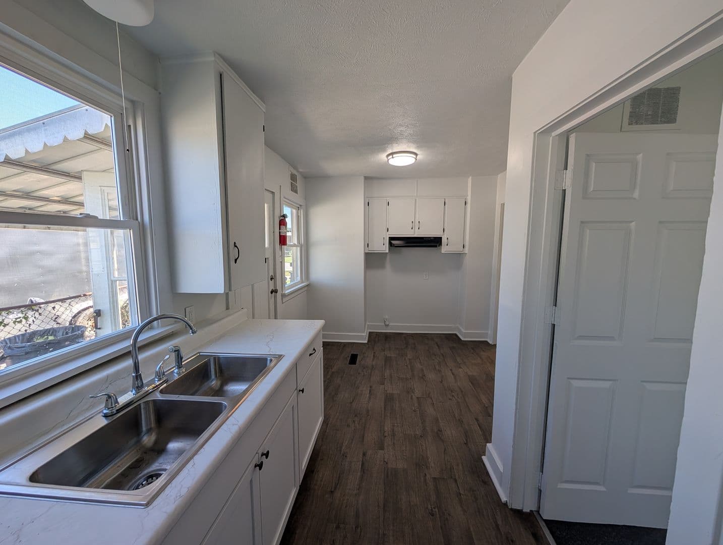 Mishawaka House: 923 S Logan St
