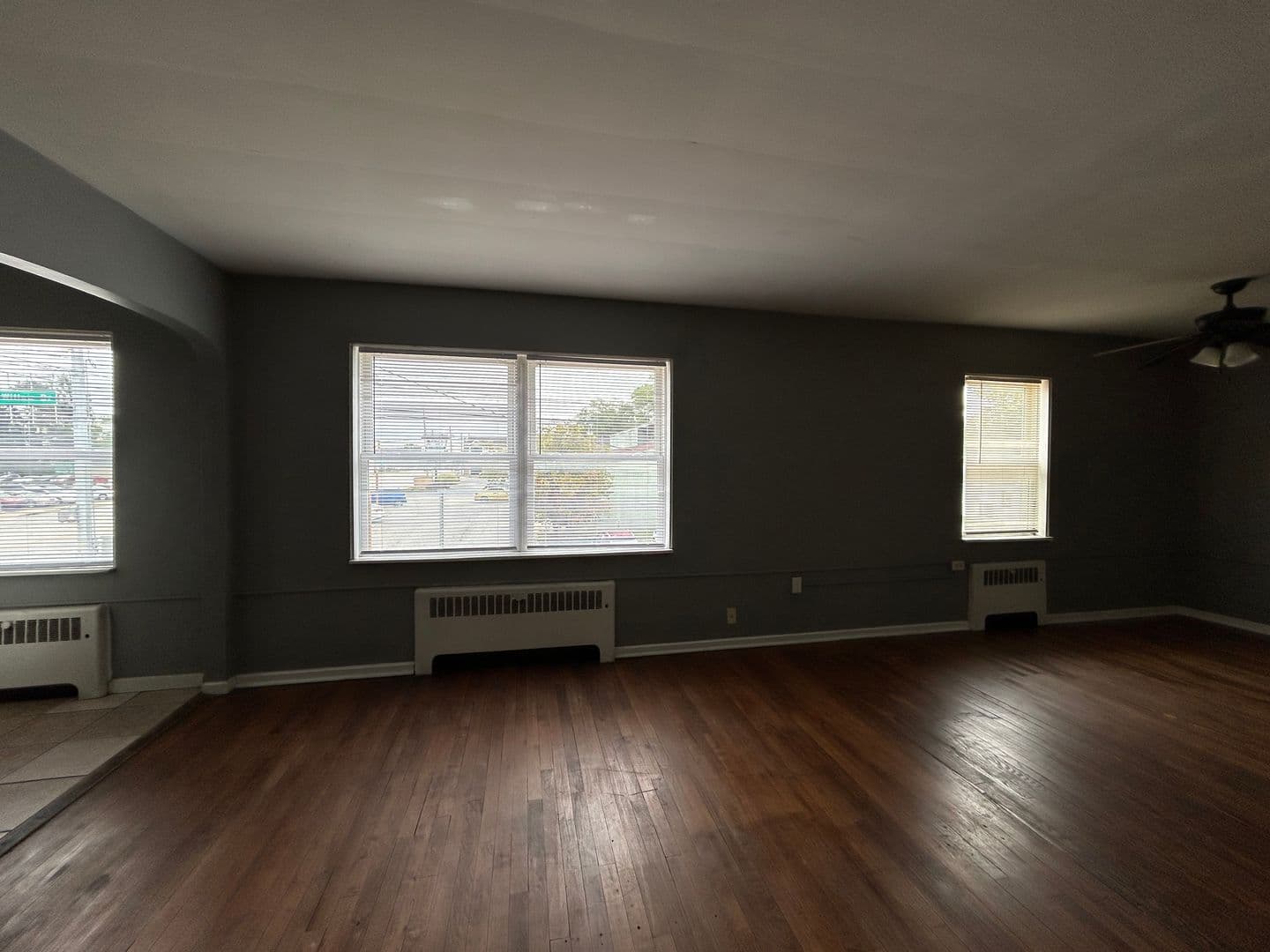Roseland Apartment: 101 W Willow Dr