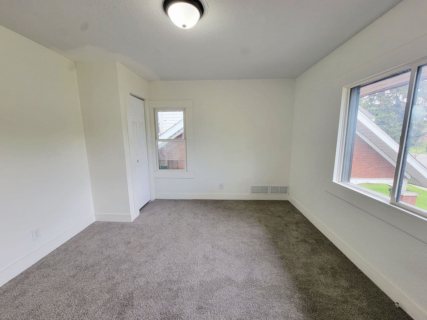 South Bend House: 2118 Lincolnway W