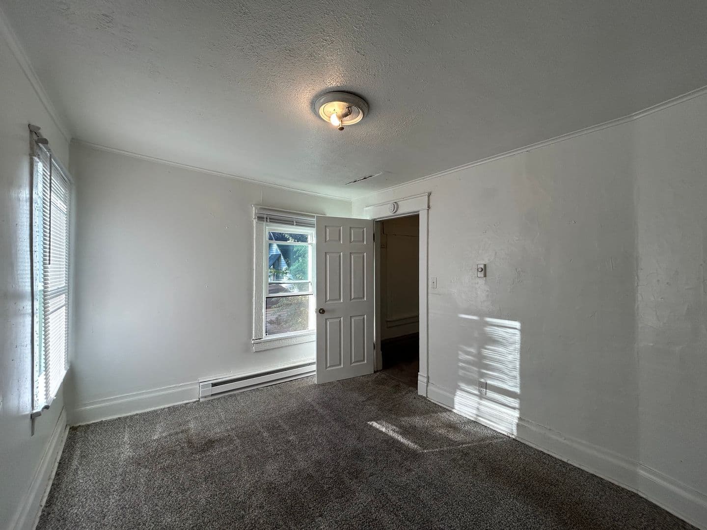 Niles Apartment: 1219 N 5th