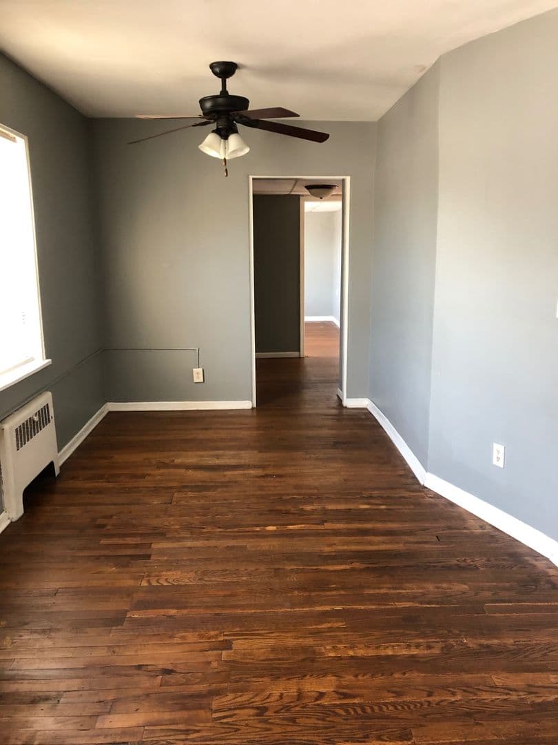 Roseland Apartment: 101 W Willow Dr