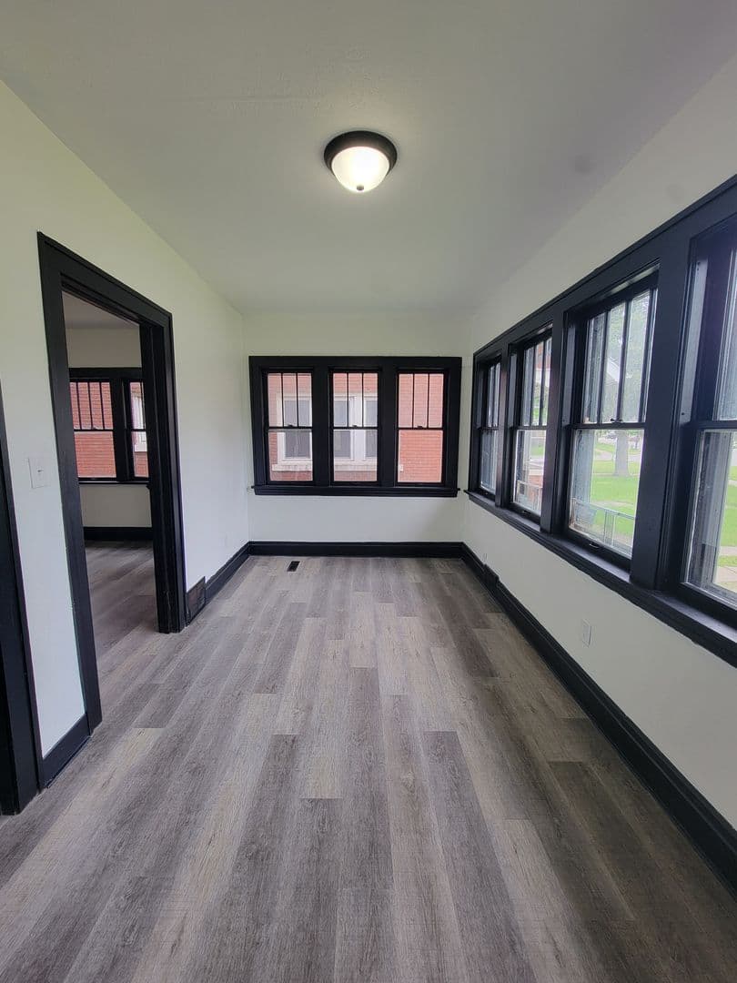 South Bend House: 2118 Lincolnway W