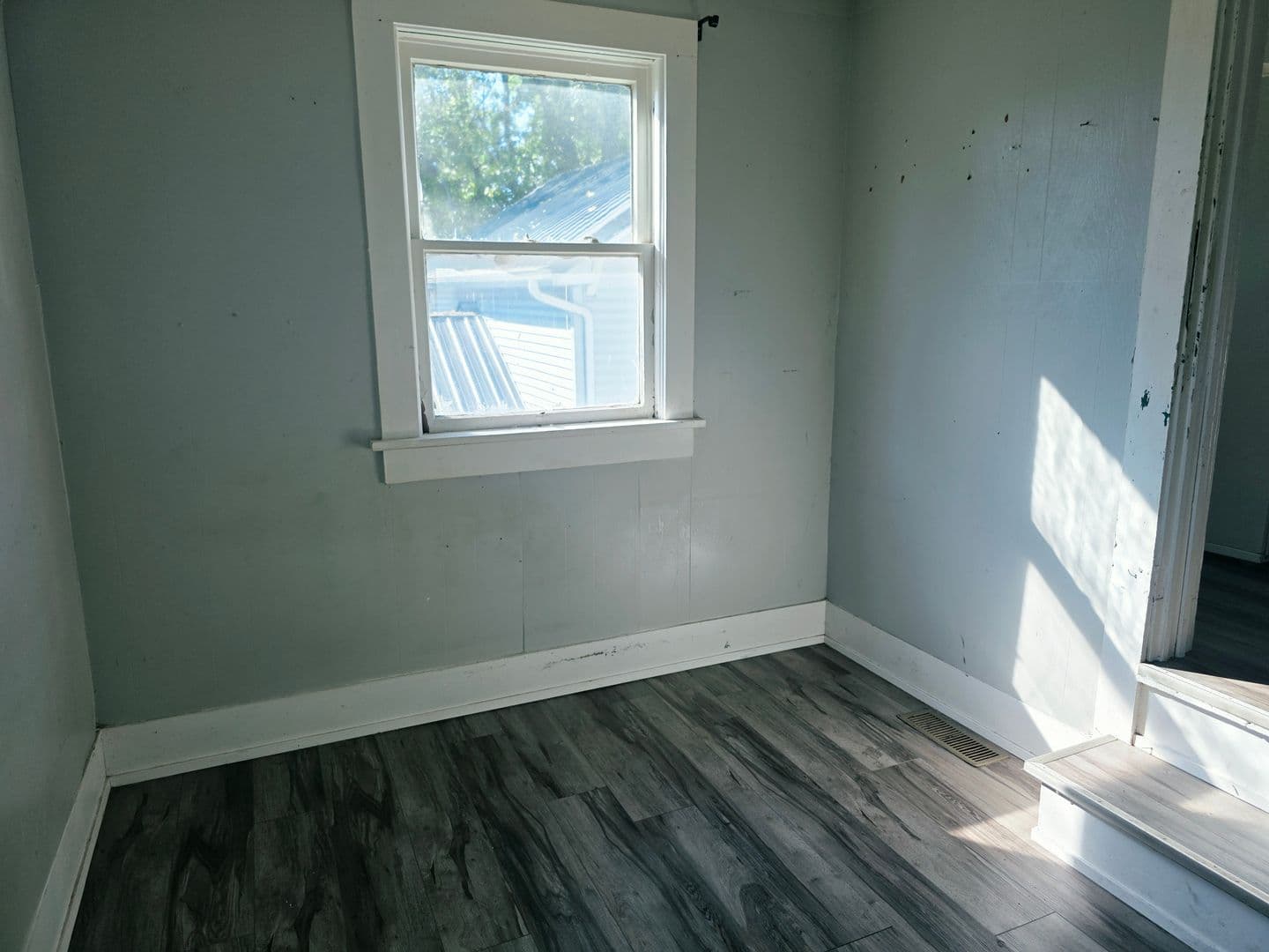 Warsaw Apartment: 111 S Wood St