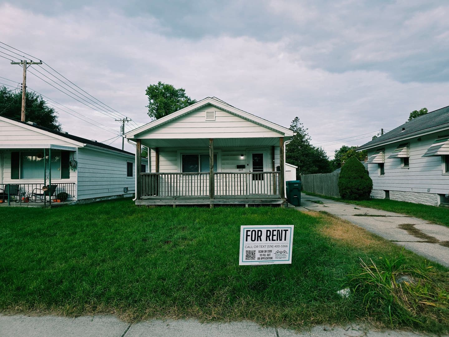 Mishawaka House: 605 S Middleboro Ave