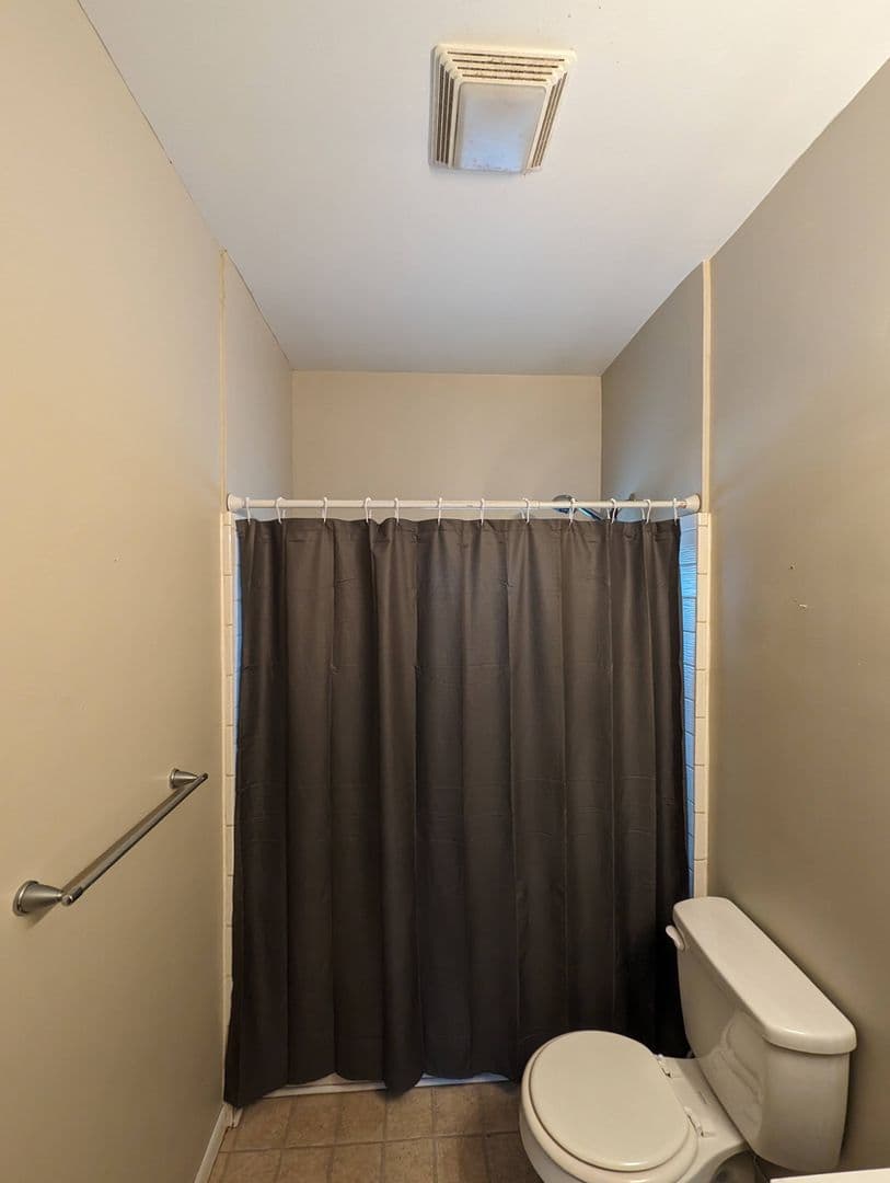 Mishawaka House: 605 S Middleboro Ave