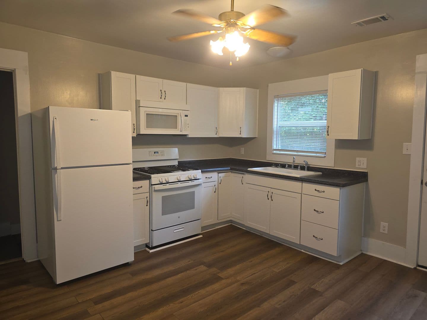 Mishawaka House: 427 E 10th St