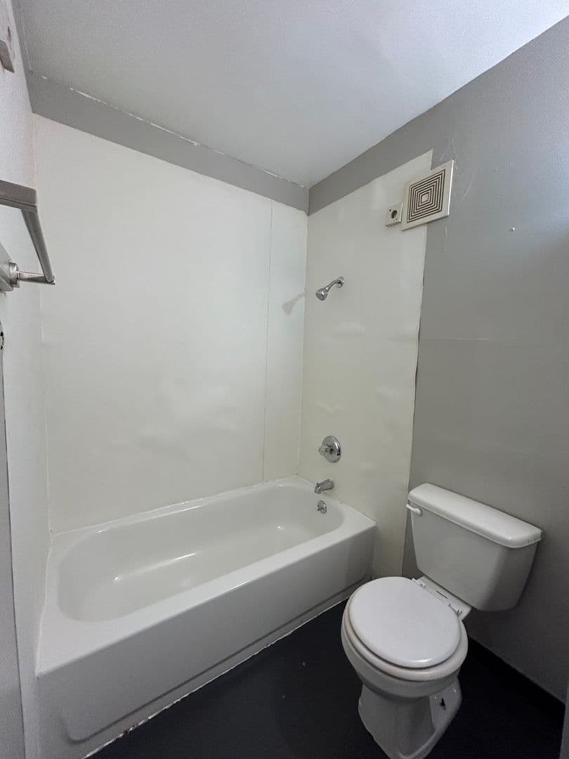 Elkhart Apartment: 310 Division St