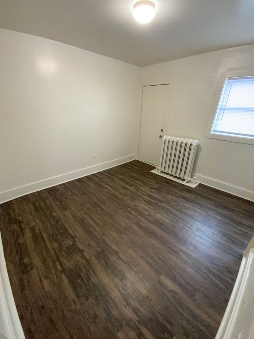 Elkhart Apartment: 417 W Franklin St