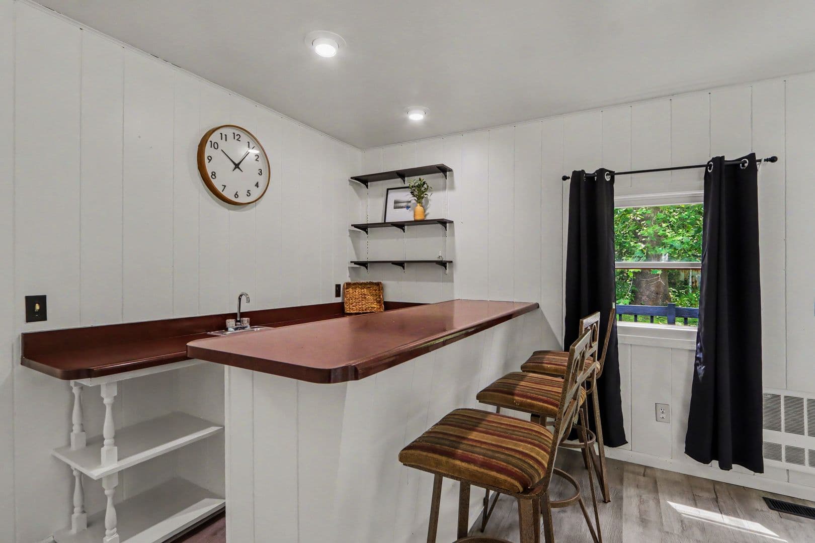 Three Rivers House: 15068 Millard Rd