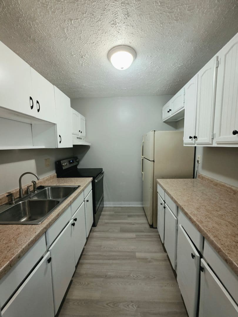 Elkhart Apartment: 310 Division St
