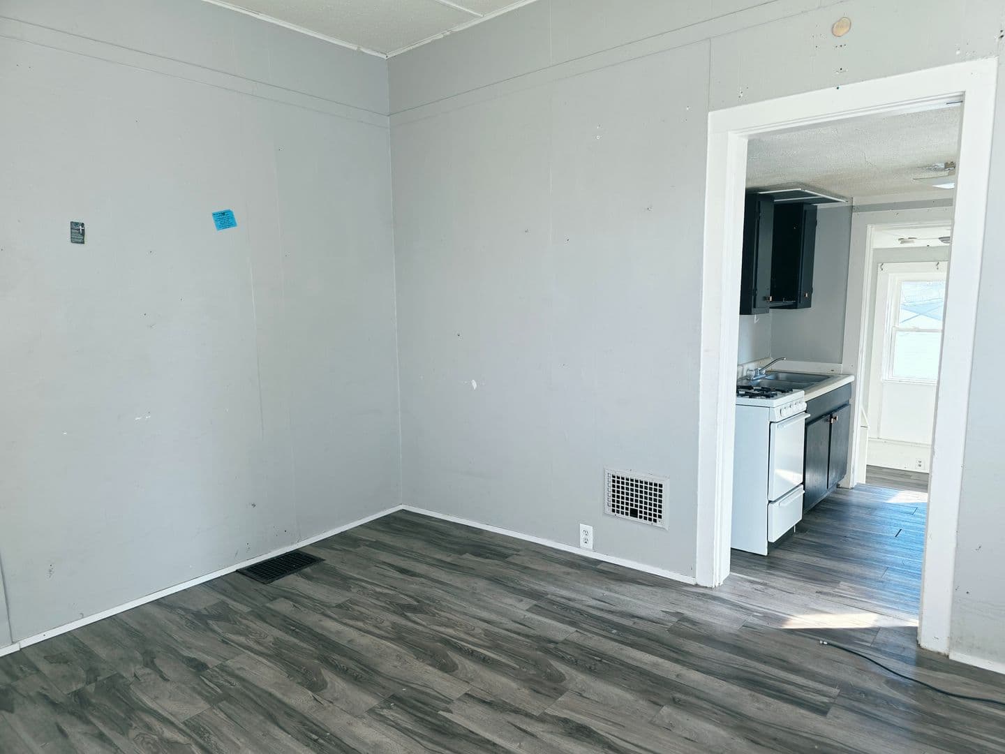 Warsaw Apartment: 111 S Wood St