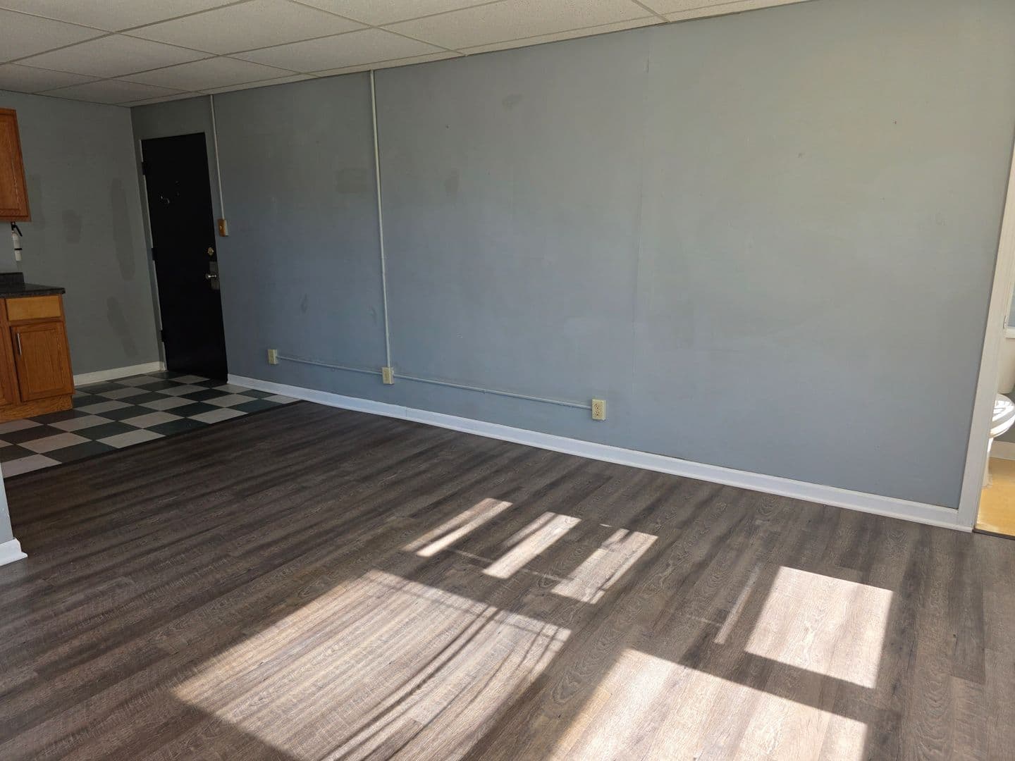 Roseland Apartment: 101 W Willow Dr
