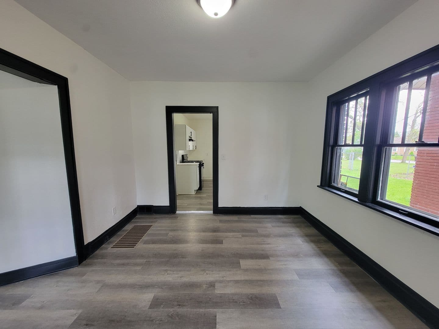 South Bend House: 2118 Lincolnway W
