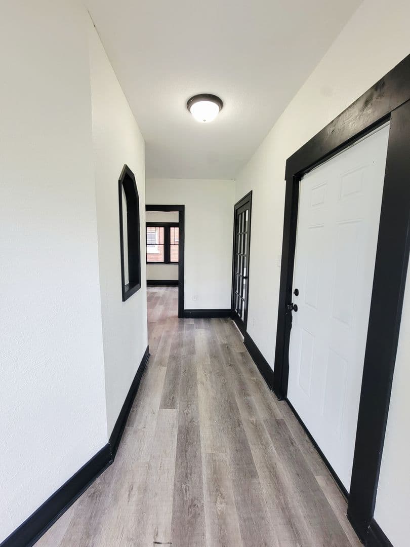 South Bend House: 2118 Lincolnway W
