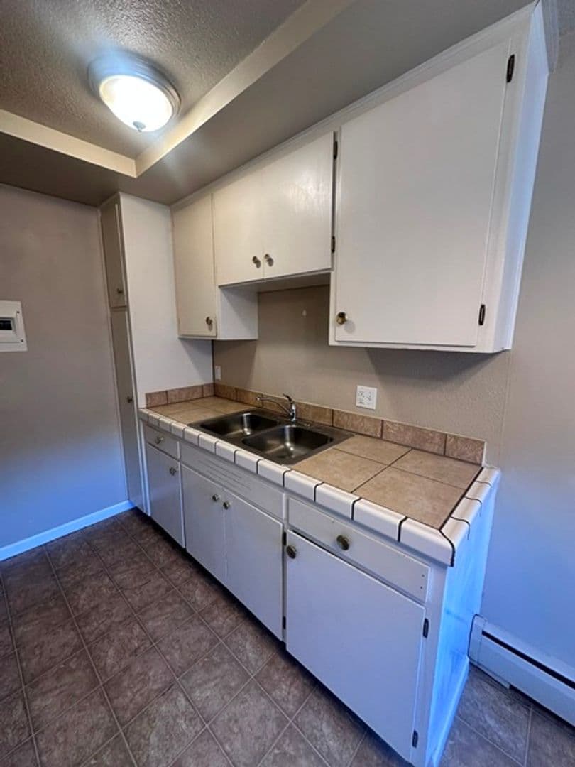 Klamath Falls Apartment: 2544 Union Street