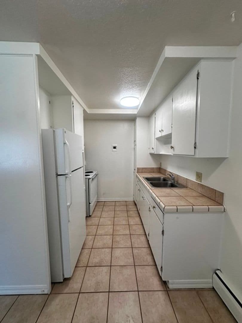 Klamath Falls Apartment: 2544 Union Street