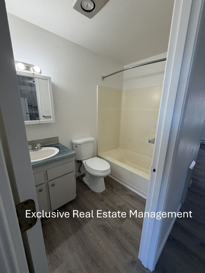 Klamath Falls Apartment: 4500 Cannon Avenue