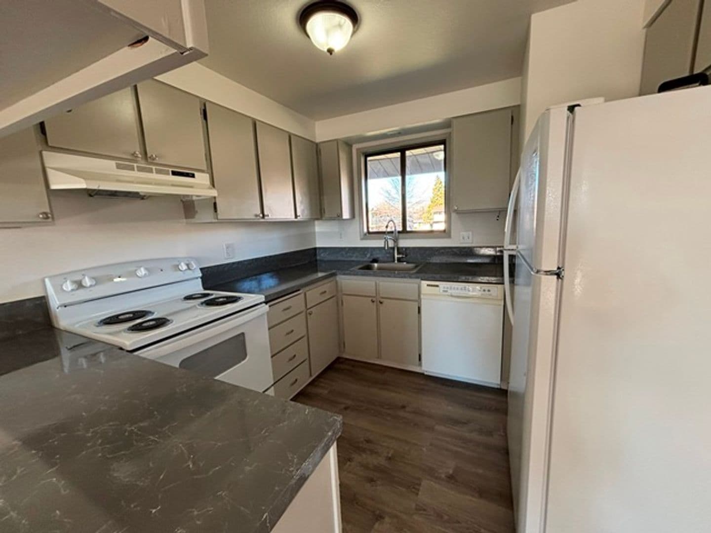Klamath Falls Apartment: 4500 Cannon Avenue
