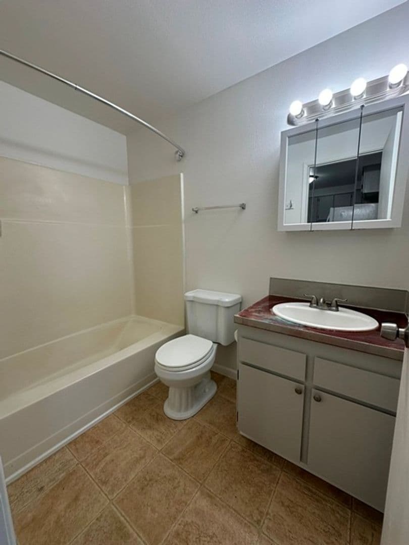 Klamath Falls Apartment: 4500 Cannon Avenue