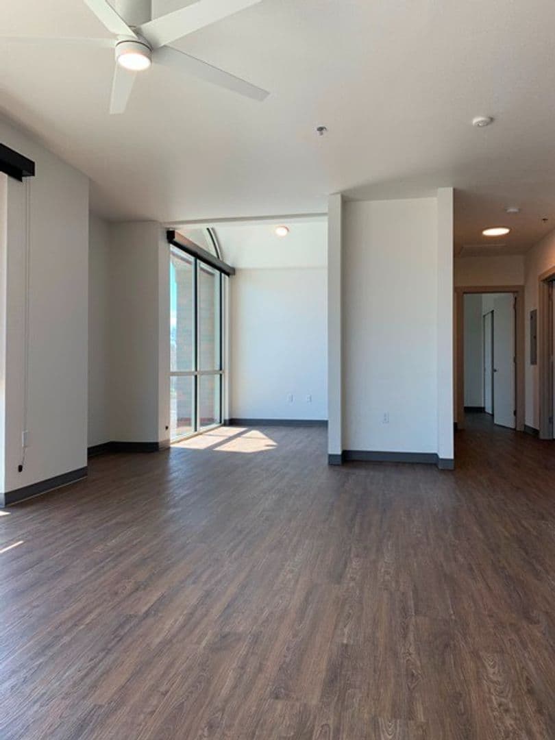 Klamath Falls Apartment: 202 Timbermill Drive
