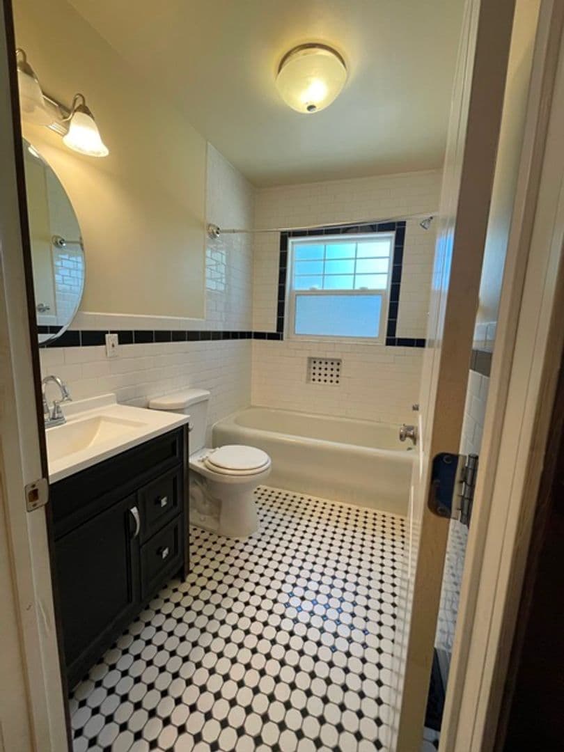 Klamath Falls House: 1040 N Eldorado Avenue