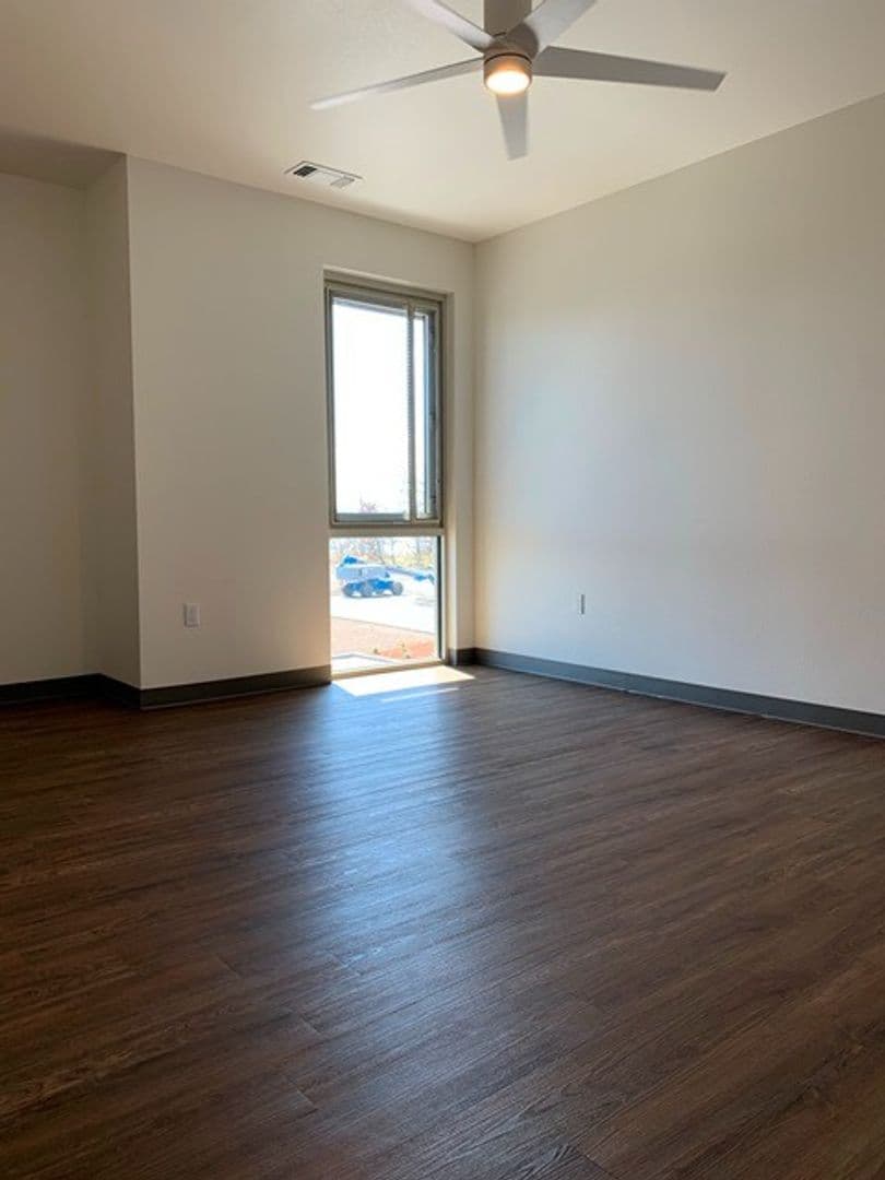 Klamath Falls Apartment: 202 Timbermill Drive